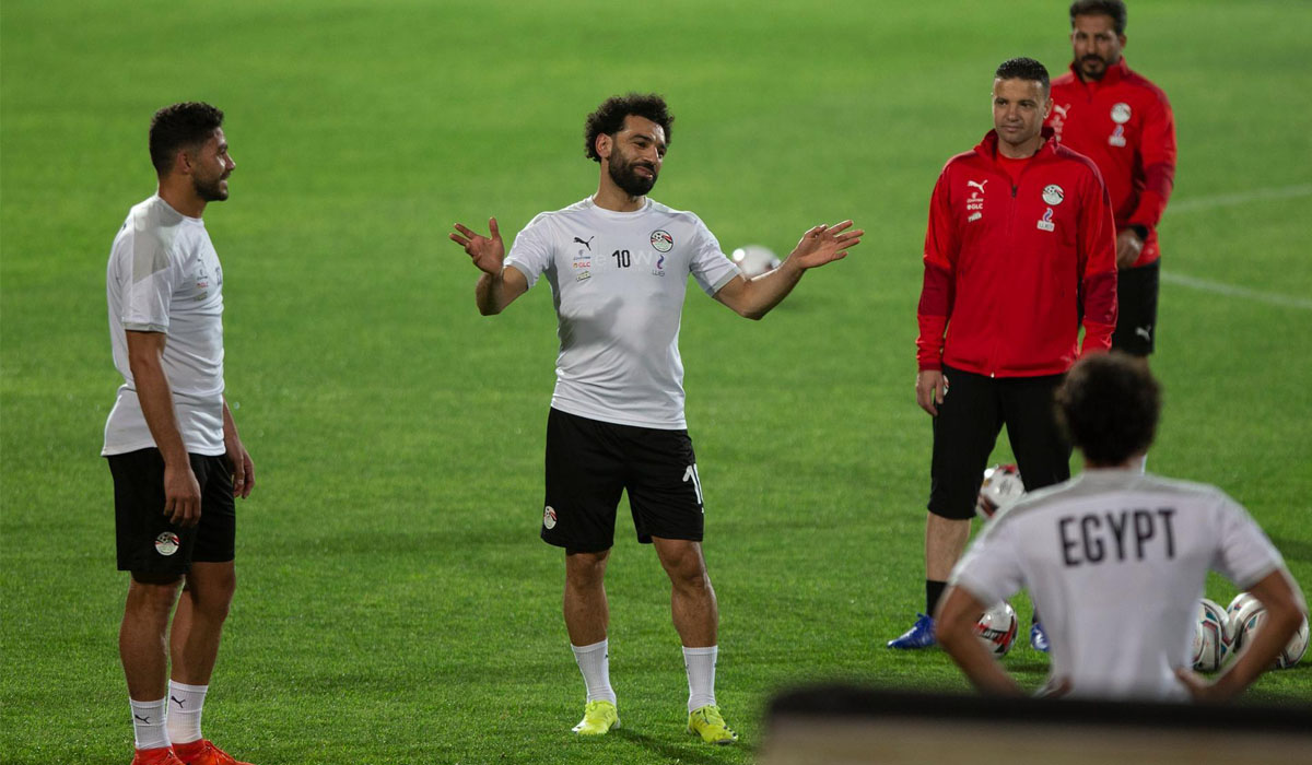 Mohamed Salah gets surprise visitors during Egypt World Cup qualifier with Angola